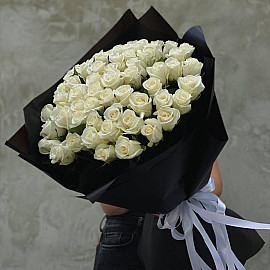 Bouquet aus 51 weißen Rosen 70 cm