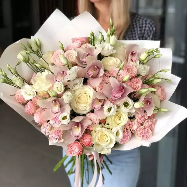 Bouquet de roses et d’orchidées « Tendresse »