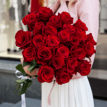 25 red roses