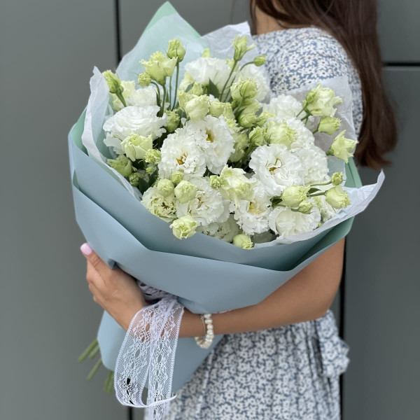 9 eustomas blancos