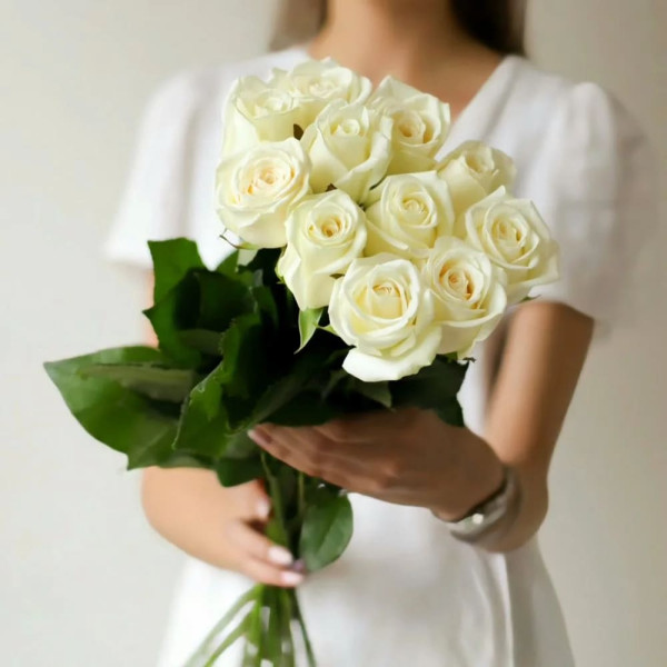 Strauß aus 11 weißen Rosen
