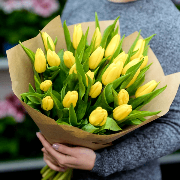 25 tulips