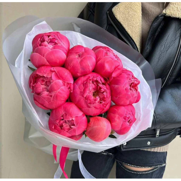 9 peonies — a delicate bouquet for your beloved