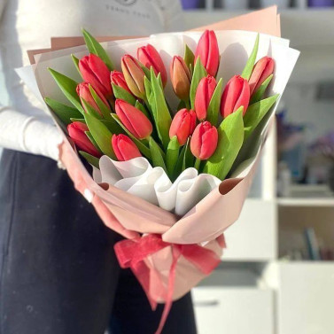 Ramo de 15 tulipanes rojos para mi amada