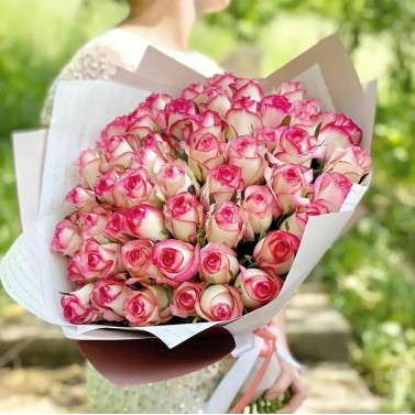 37 pink roses 50 cm