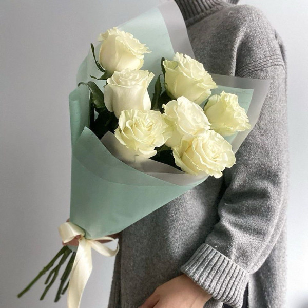 7 weiße Rosen