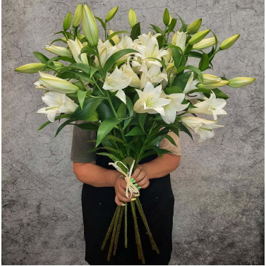 9 white lilies