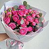 Bouquet de 7 roses en forme de pivoines