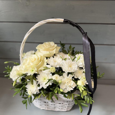 Composition funéraire en panier