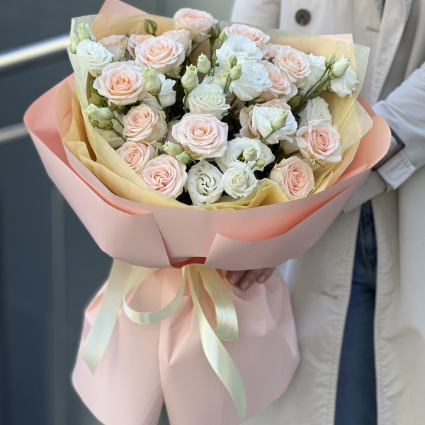 Delicate bouquet of spray roses and eustoma “Peach Tenderness”