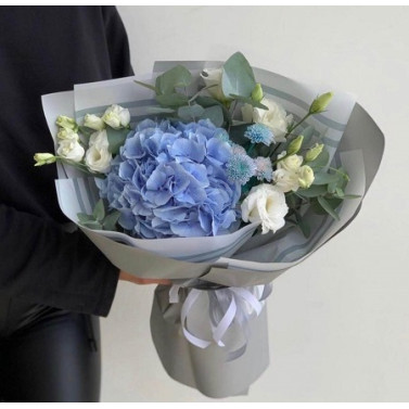 Buquê com hortênsia azul
