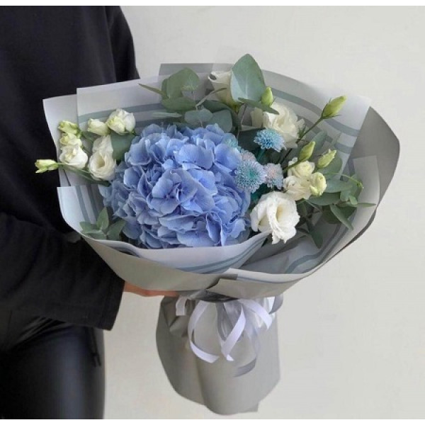 Buquê com hortênsia azul