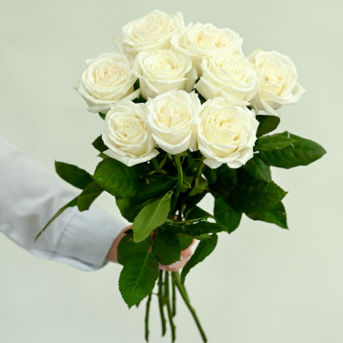 9 roses blanches