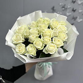 Strauß aus 21 weißen Rosen