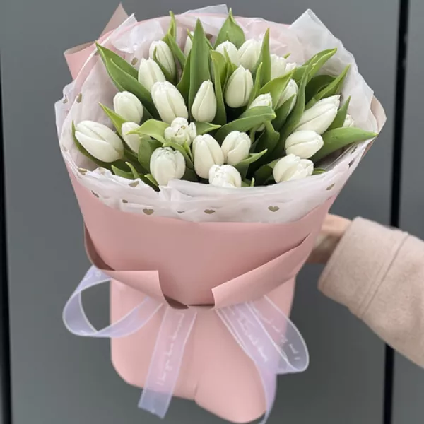 25 білих тюльпанів — класичний букет