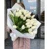 35 білих тюльпанів