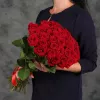 35 червоних троянд