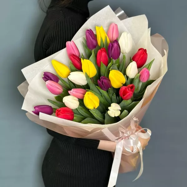 Букет із 25 тюльпанів «Райдужна гармонія»