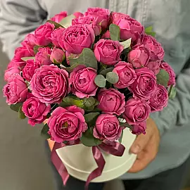 Abraços Aveludados: Rosas na Caixa