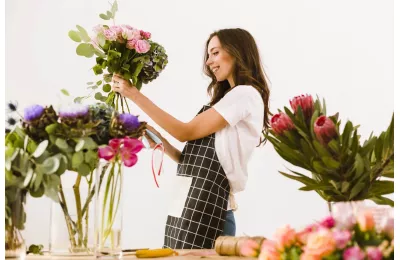 Ramos de rosas blancas y rosas