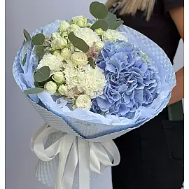 Strauß mit Hortensie: Sanfter Abend