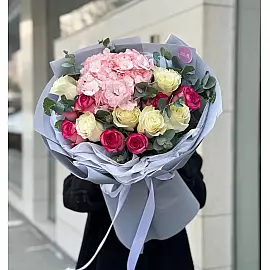 Strauß mit Hortensie: Ozean der Liebe