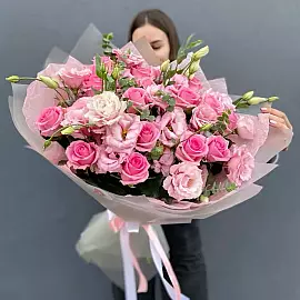 Ramo mixto de rosas y eustomas: Ámbar