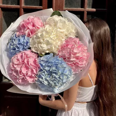 Букет гортензий — 7 шт