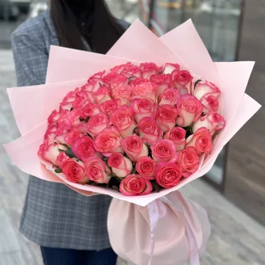 Букет із 51 троянди Джумілія — Щира любов