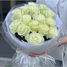 Ramo de 15 rosas blancas