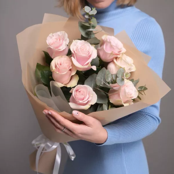 Букет із 7 рожевих троянд