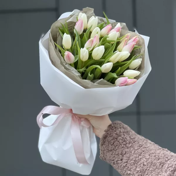 Букет із 25 тюльпанів для коханих