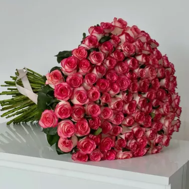 101 розовая роза