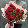 13 червоних троянд