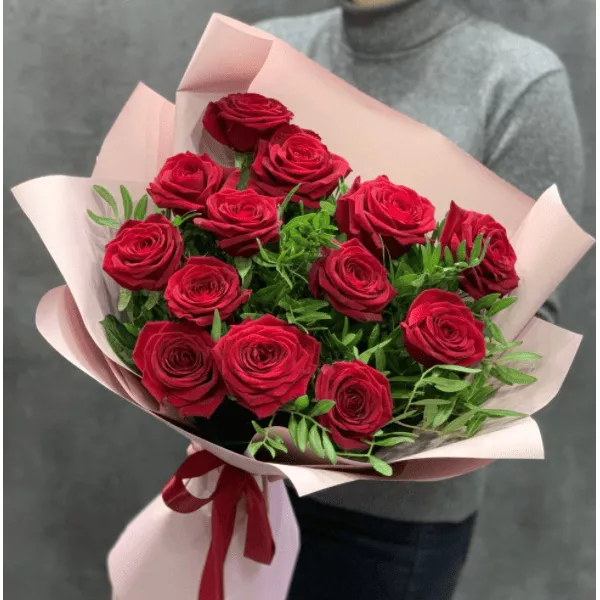 13 красных роз