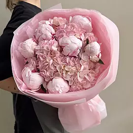 Bouquet « Harmonie des fleurs » – pivoines et hortensias