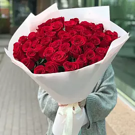 Bouquet de 51 rosas vermelhas de 70 cm