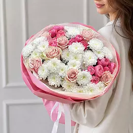 Buquê leve de rosas spray e crisântemos