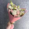 Ramo de primavera de eustoma y rosas spray