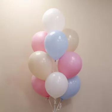 Композиция из шариков «Нежный праздник»