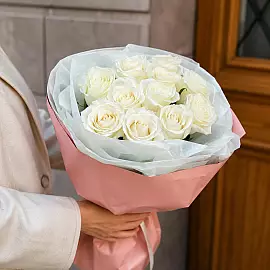 11 rosas brancas
