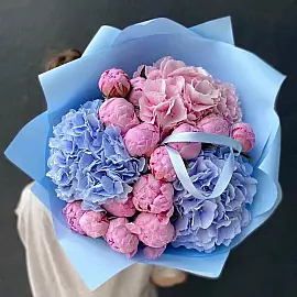 Ramo de peonías y hortensias “Nube de armonía”