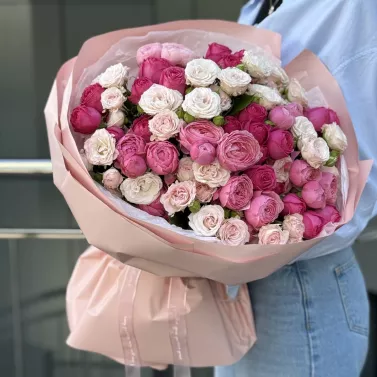 Букет із 21 кущової троянди