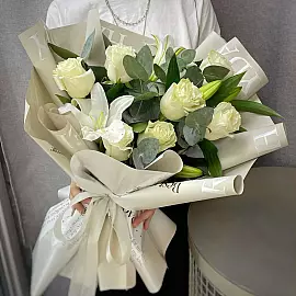 Lilies and Roses — Elegant Bouquet for the Beloved