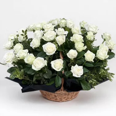 Trauerstrauß im Korb – 40 weiße Rosen