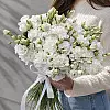 Ramo blanco de eustoma y claveles « Dulzura Nieve »