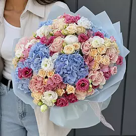 Grande bouquet con peonie e ortensie