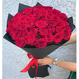 Ramo de 51 rosas – Amor apasionado