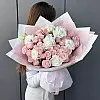 Ramo en tonos rosados — rosas en ramillete y eustomas