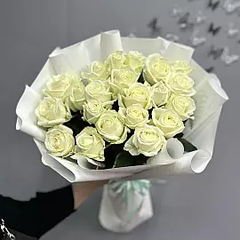 Buquê de 21 rosas brancas